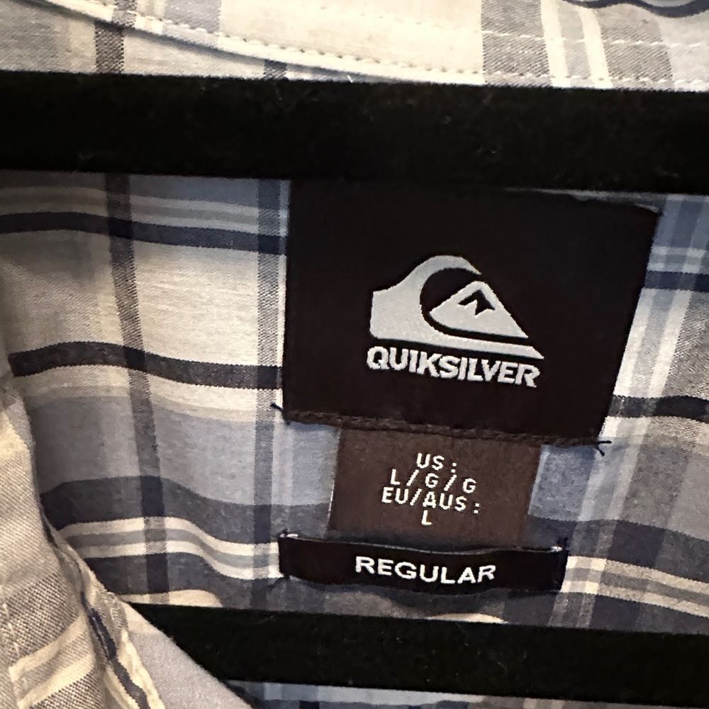 Quiksilver Two Men’s Plaid Button Down Shirts Black/Gray and Blue/White L - Picture 2 of 6
